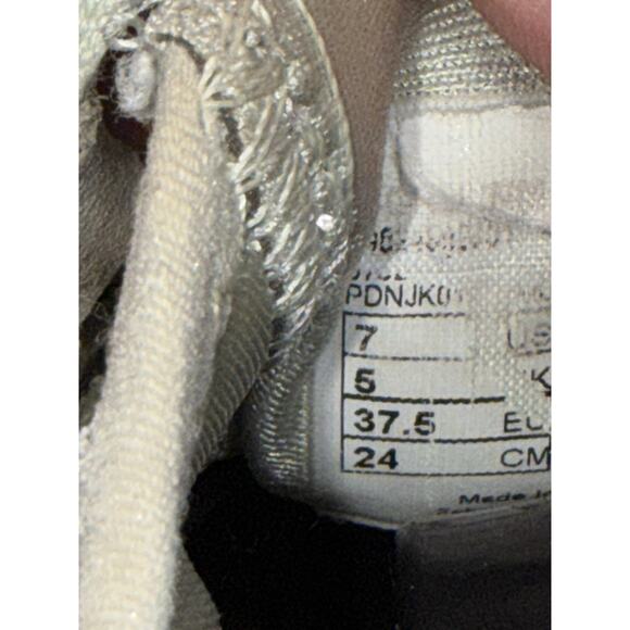 New Balance Women’s Fresh Foam Cruz Beige Running Shoes Athletic Sneakers Size 7 - Picture 8 of 8